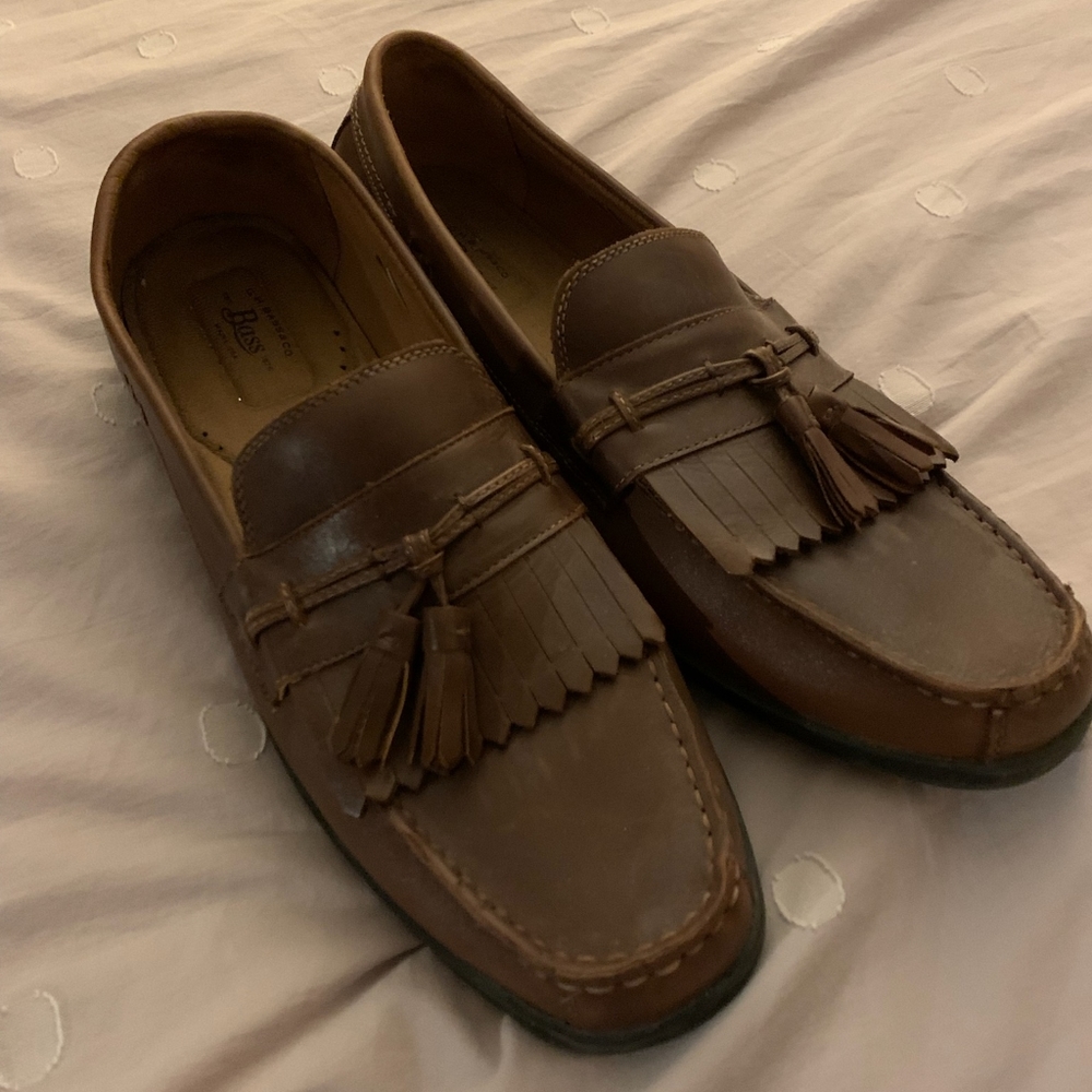 Bass slip ons
